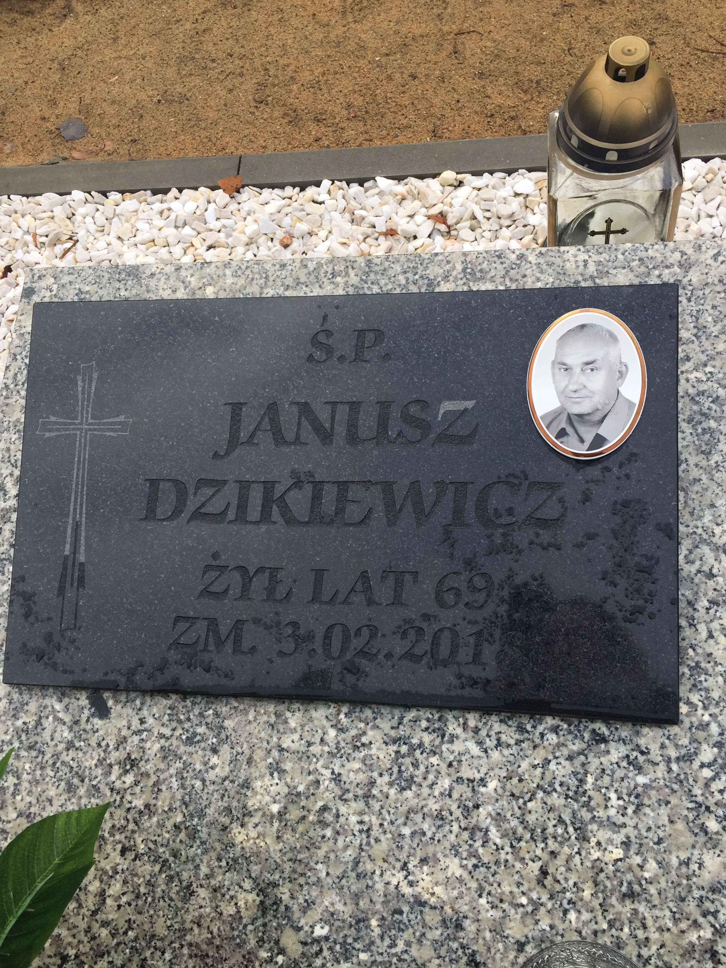 Janusz Dzikiewicz 1949 Borne Sulinowo - Grobonet - Wyszukiwarka osób pochowanych