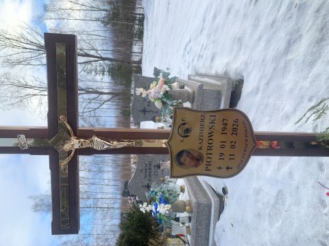 Grób Kazimierz Piotrowski